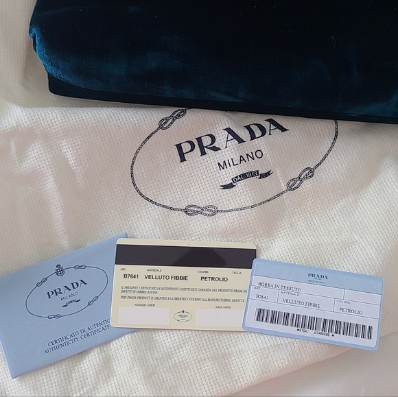 NWT! Vintage Prada Velluto Fibbie Frame Bag in luxurious Deep Blue Velvet! - Picture 6 of 12
